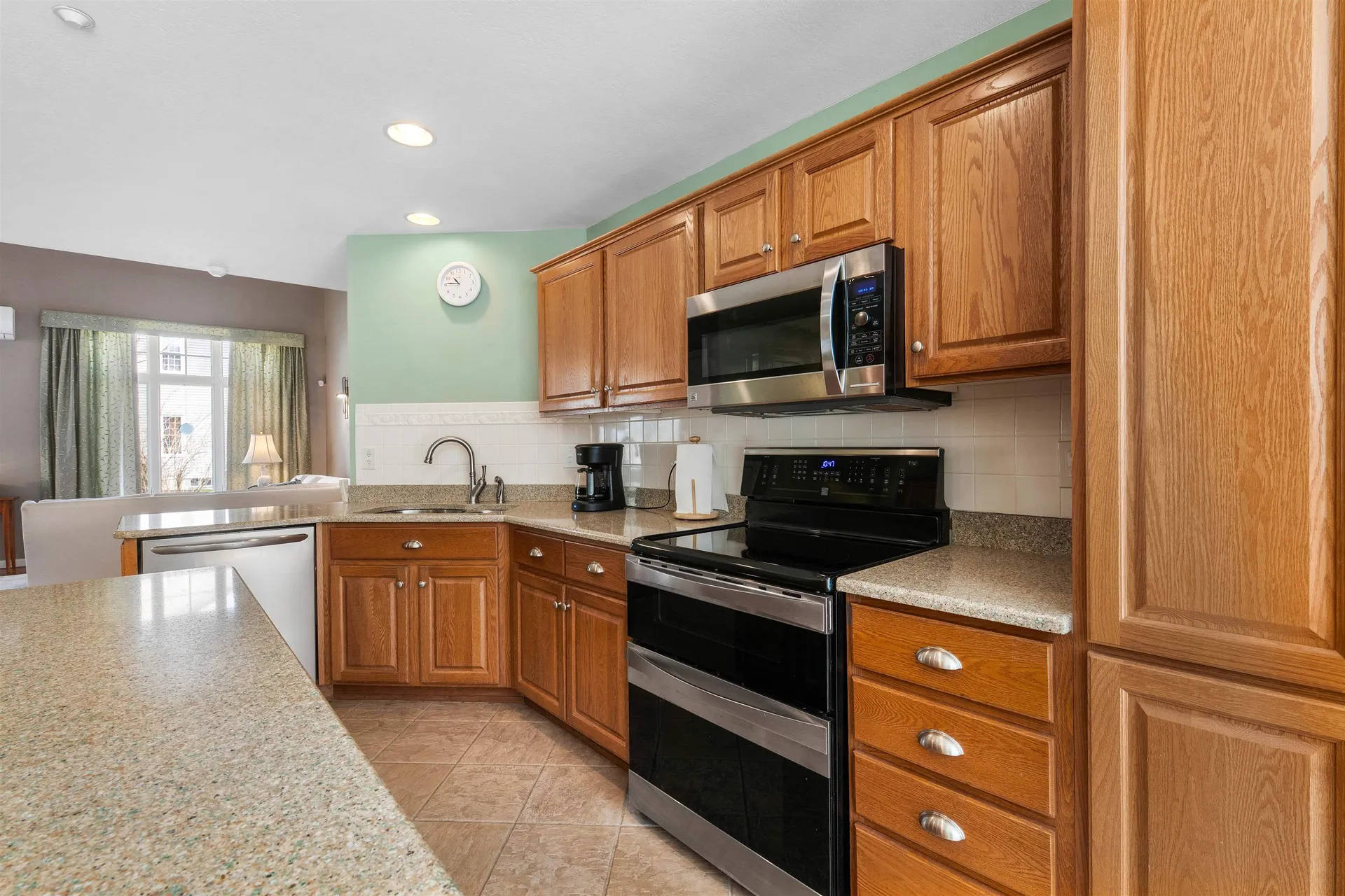 18 Falcon Way Hales Location NH 03860