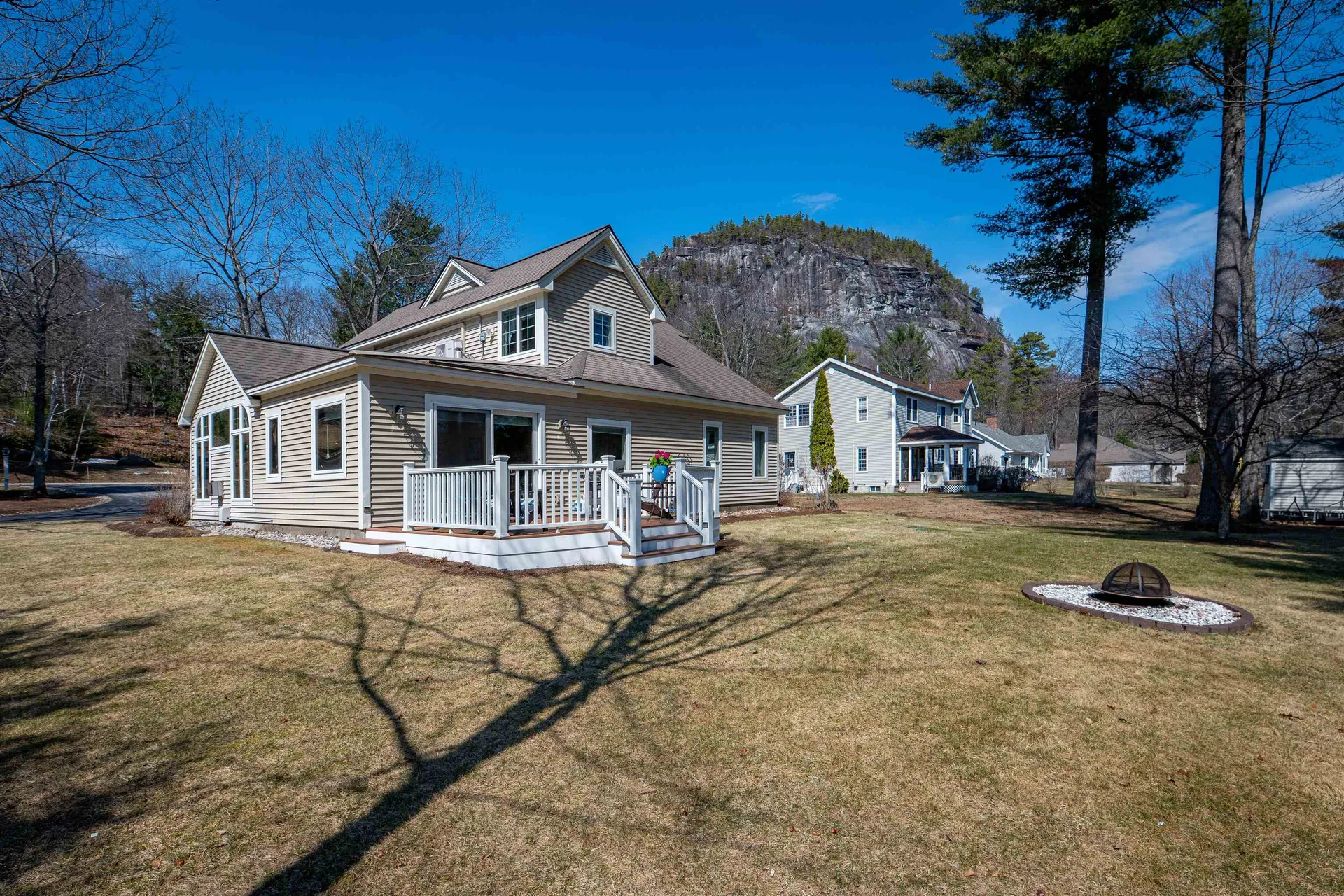 18 Falcon Way Hales Location NH 03860