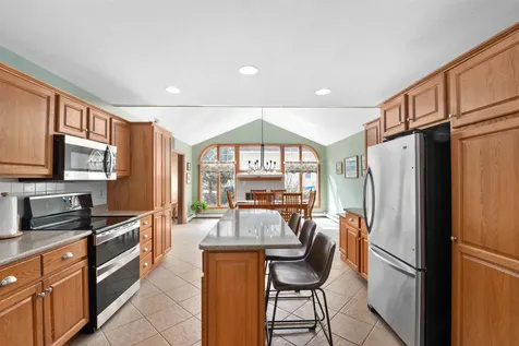 18 Falcon Way Hales Location NH 03860