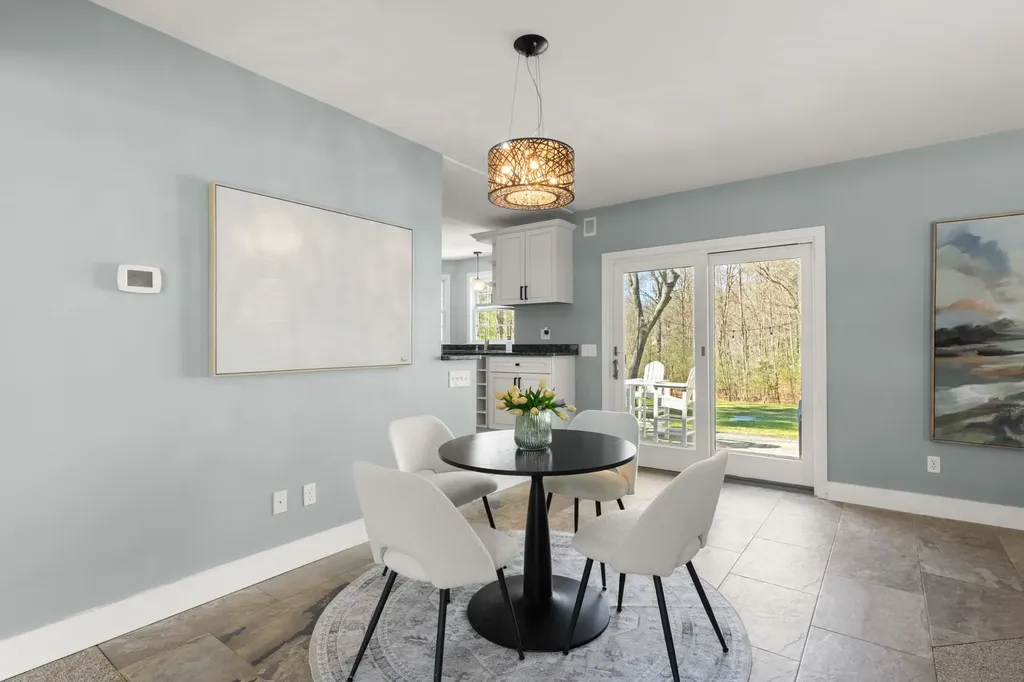 35 Winterberry Lane Stratham NH 03885