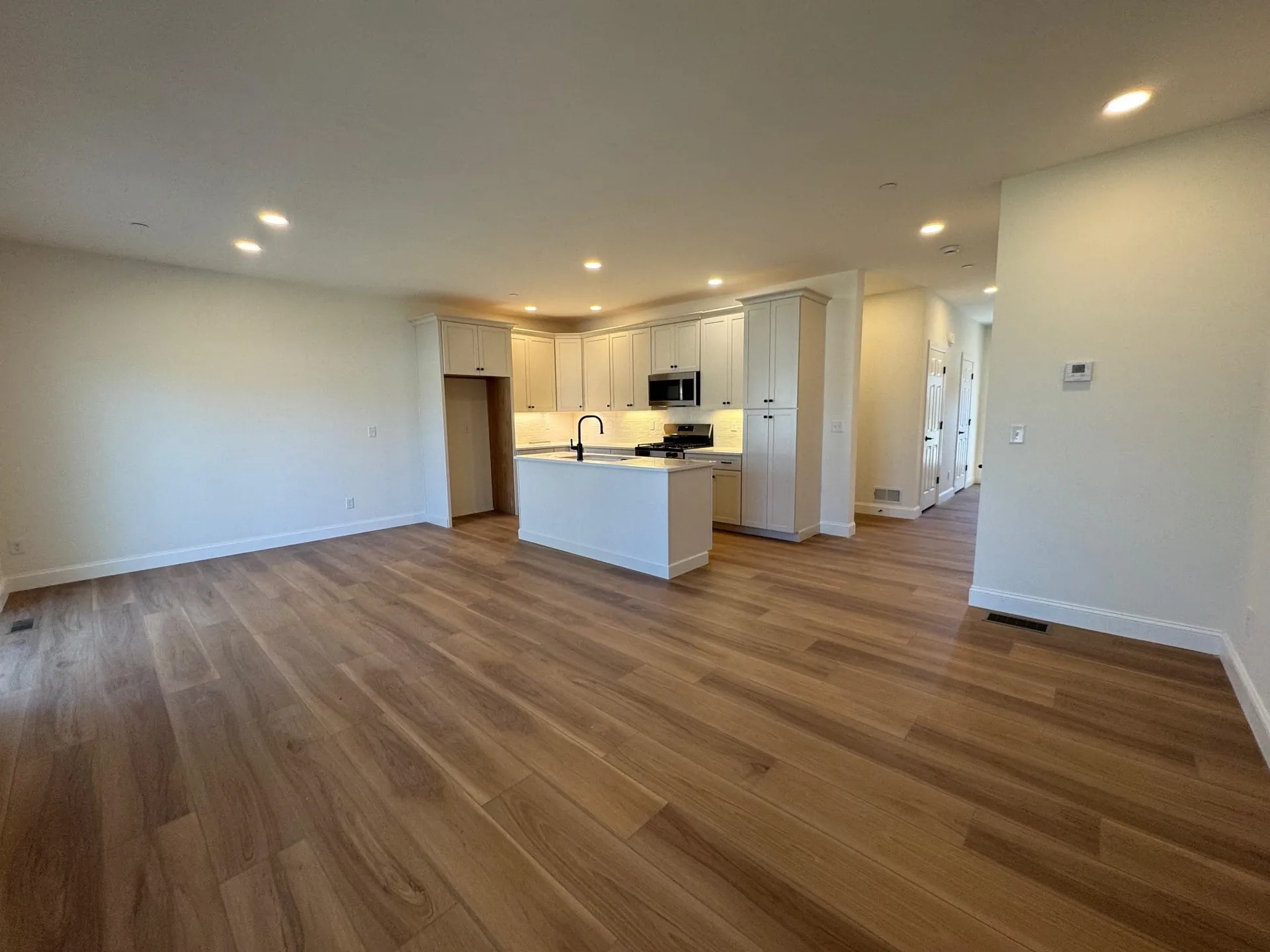 8B Dearborn Circle Goffstown NH 03045
