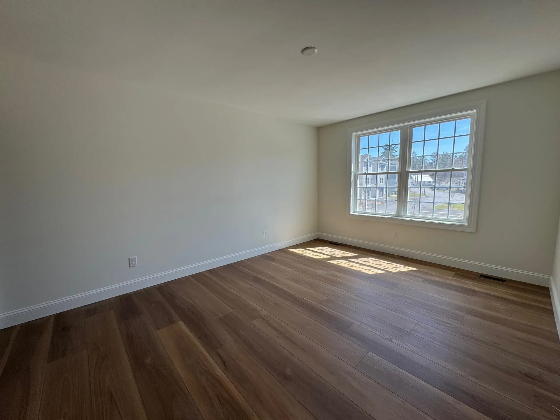 8B Dearborn Circle Goffstown NH 03045