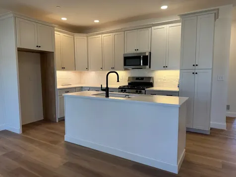 8B Dearborn Circle Goffstown NH 03045