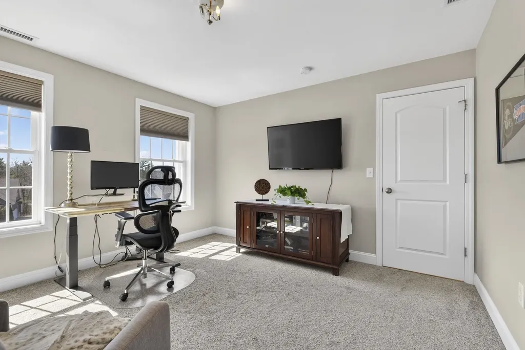59 Northland Road Windham NH 03087