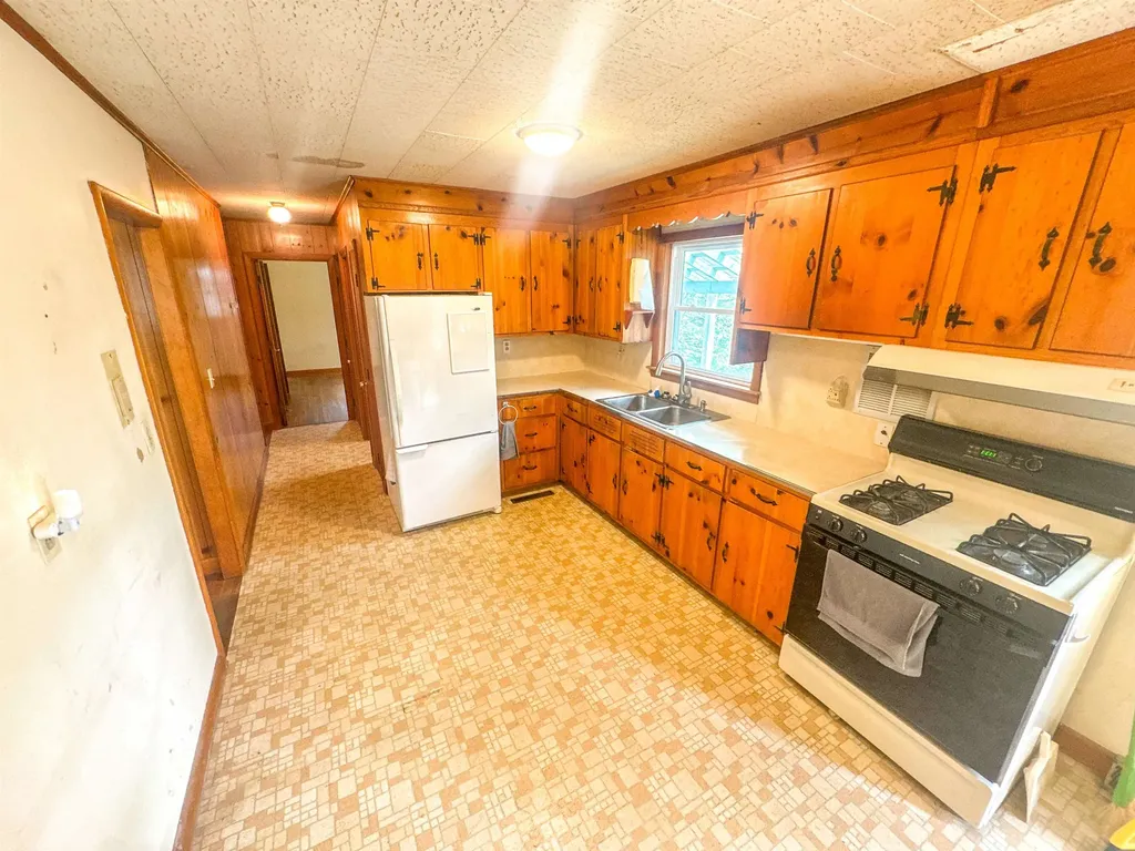 1658 Route 100 N Ludlow VT 05149