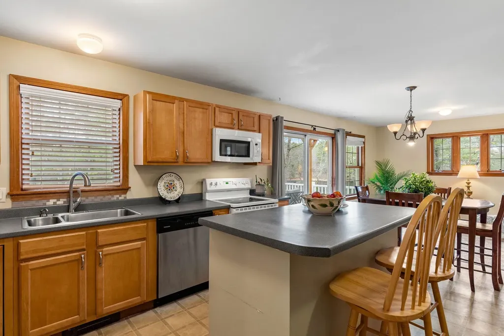 516 Berry River Road Barrington NH 03825