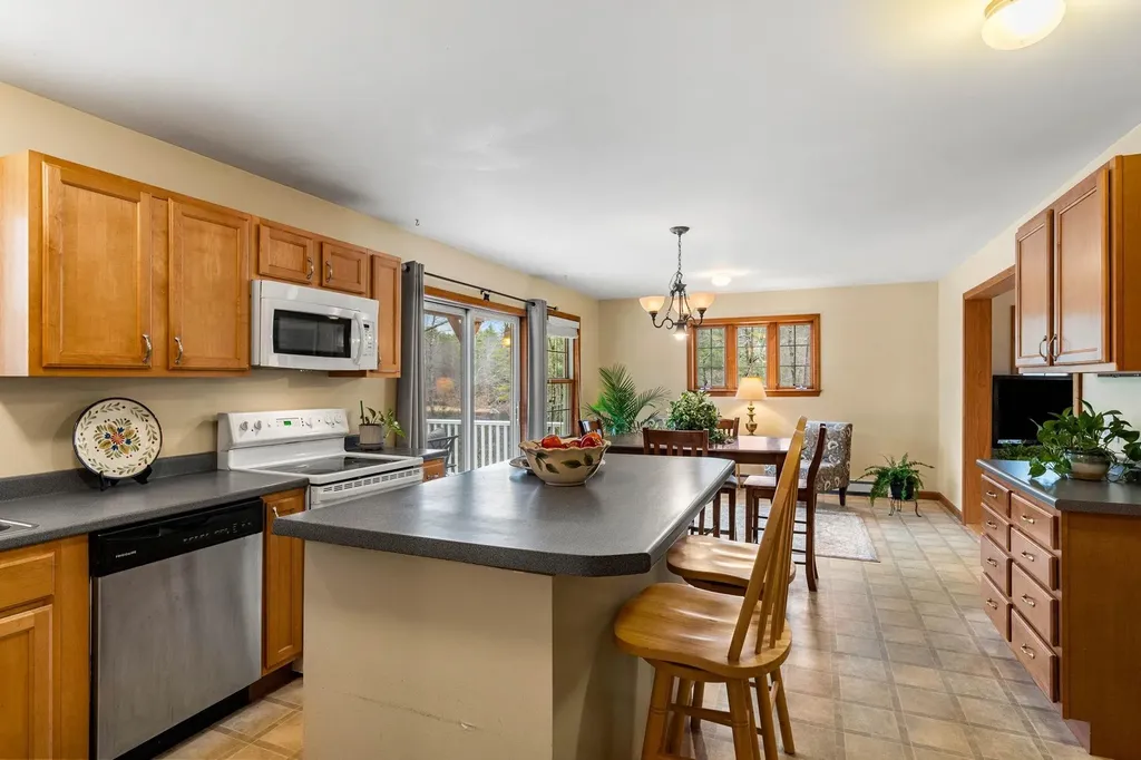 516 Berry River Road Barrington NH 03825