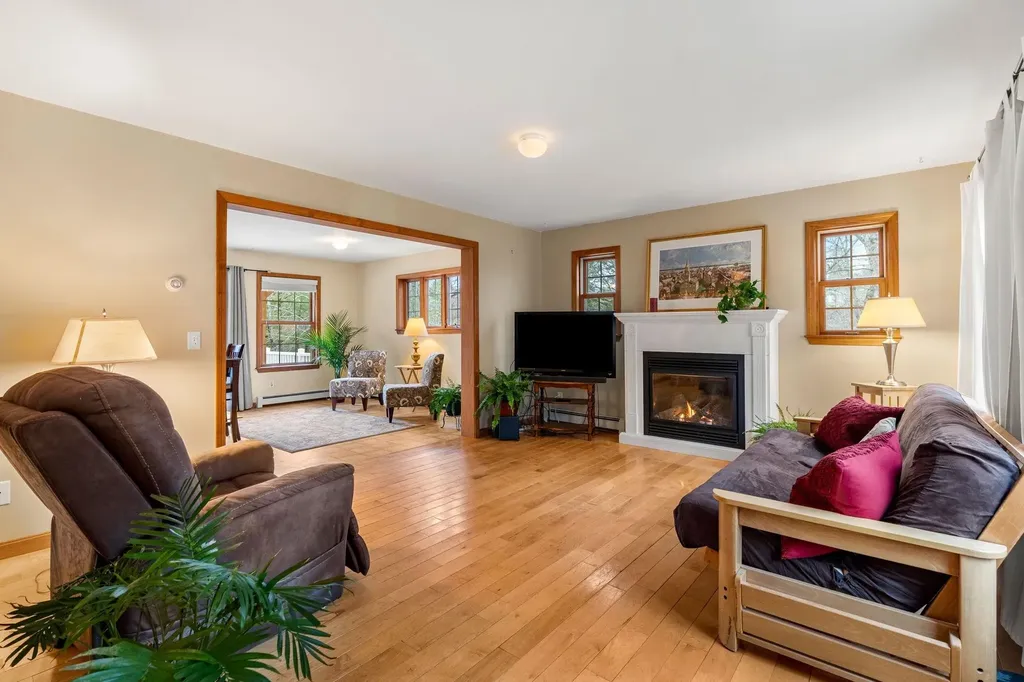 516 Berry River Road Barrington NH 03825