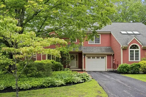 60 Peninsula Drive Stratham NH 03885