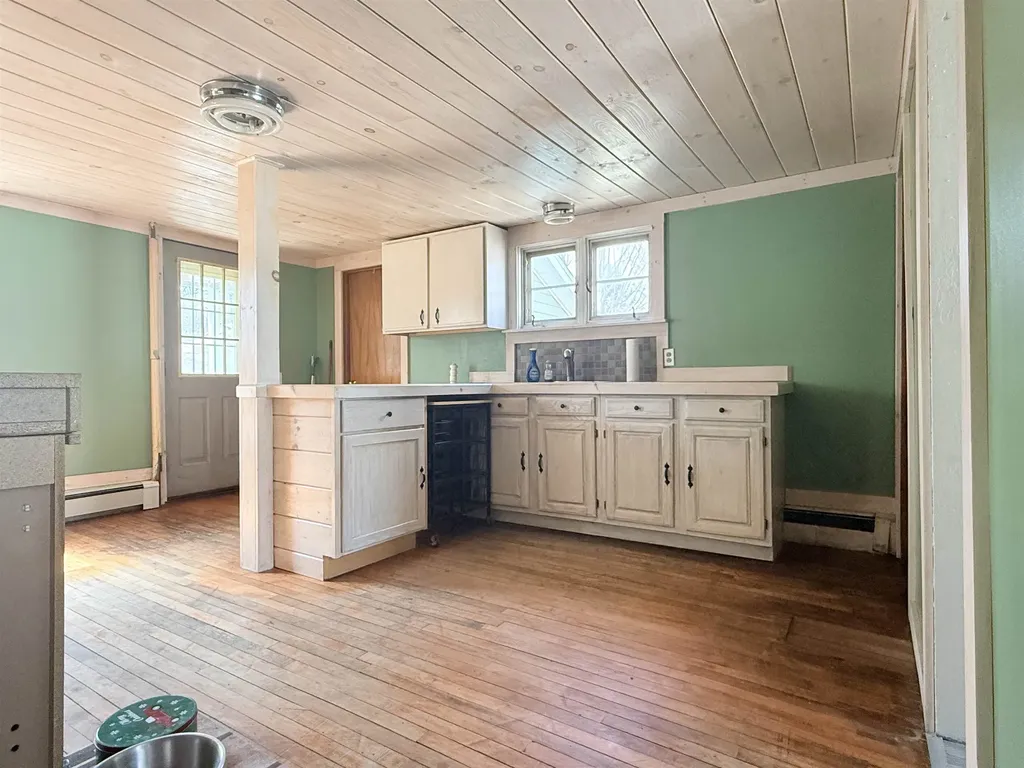 222 N Main Street Newport NH 03773