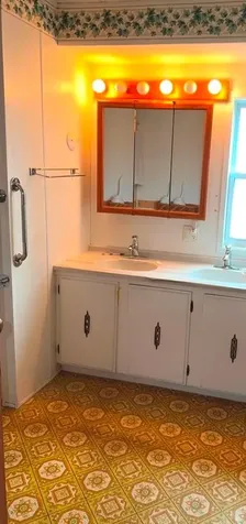 135 Maple Street Enfield NH 03748