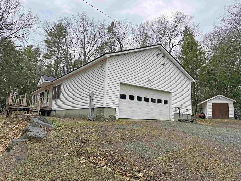 60 Rocky Ledge Court Vernon VT 05354