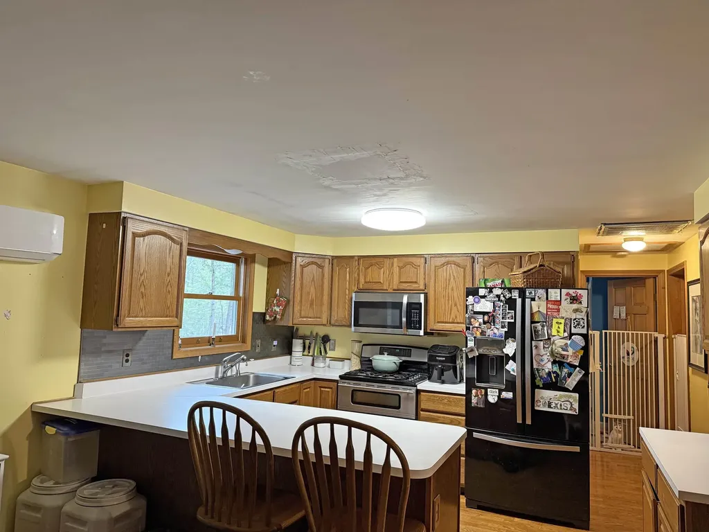 60 Rocky Ledge Court Vernon VT 05354