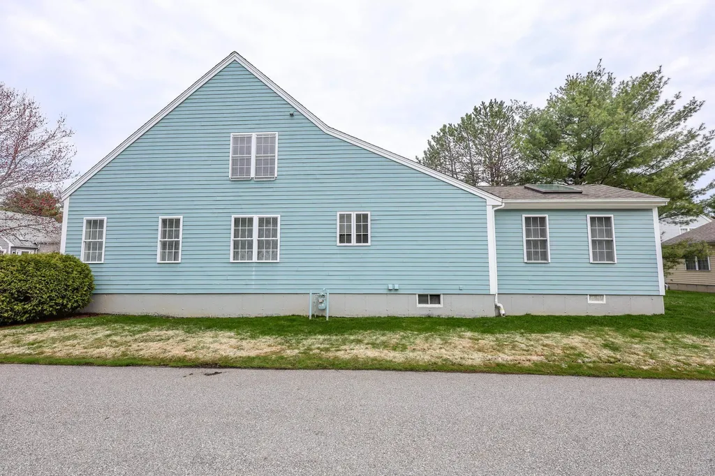 49 Drakes Landing Hampton NH 03842
