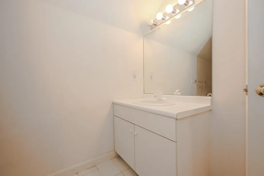 49 Drakes Landing Hampton NH 03842