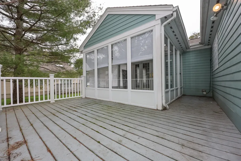 49 Drakes Landing Hampton NH 03842