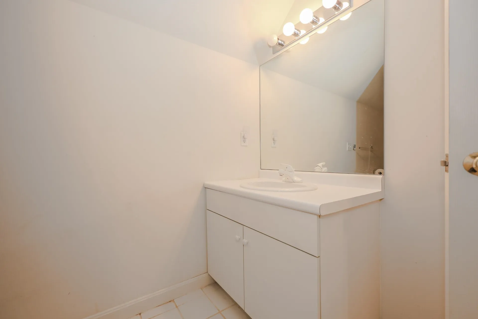 49 Drakes Landing Hampton NH 03842