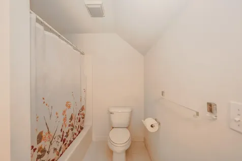 49 Drakes Landing Hampton NH 03842