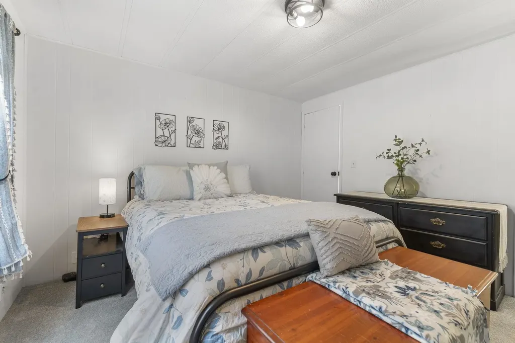 20 Beech Hill Road Exeter NH 03833