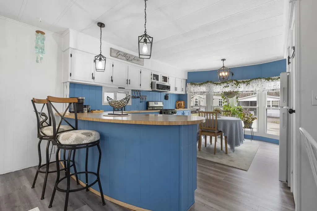 20 Beech Hill Road Exeter NH 03833