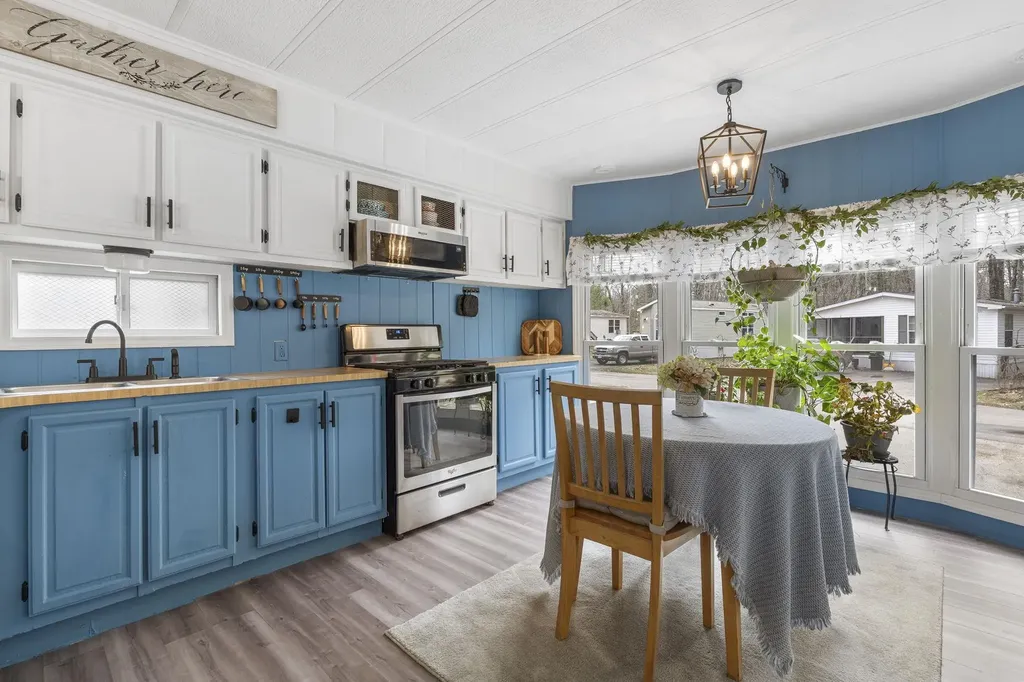 20 Beech Hill Road Exeter NH 03833