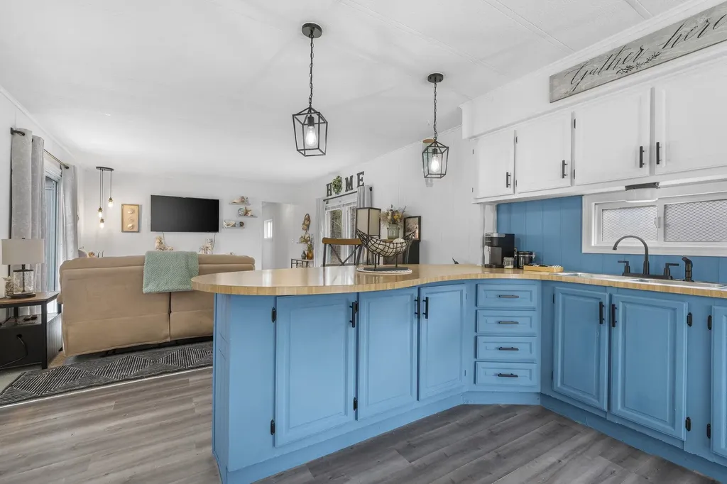 20 Beech Hill Road Exeter NH 03833