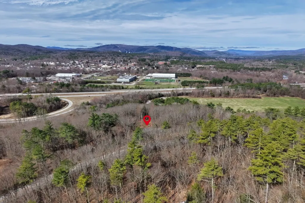 1047 New Hampshire Route 175 Holderness NH 03245
