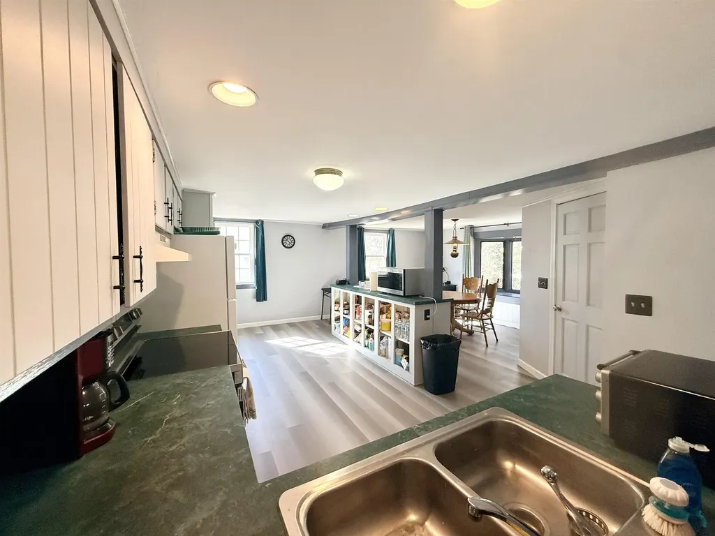 21 Arlington Street Laconia NH 03246