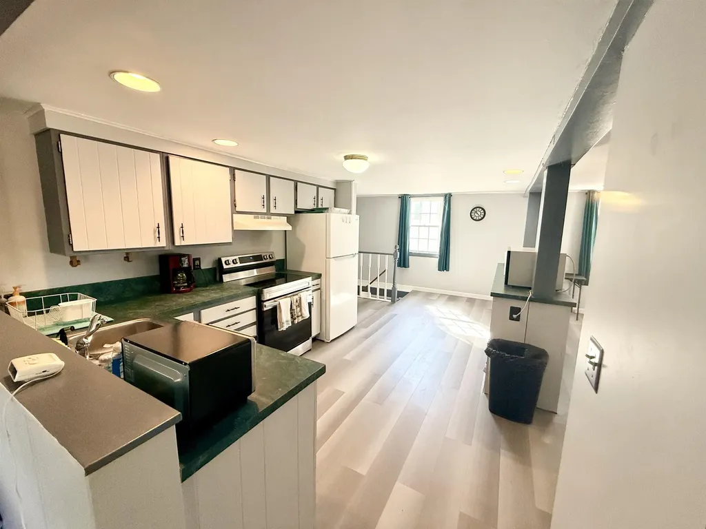 21 Arlington Street Laconia NH 03246