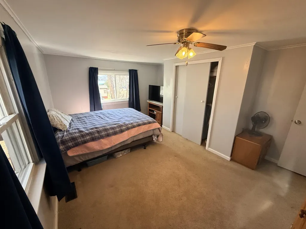 21 Arlington Street Laconia NH 03246