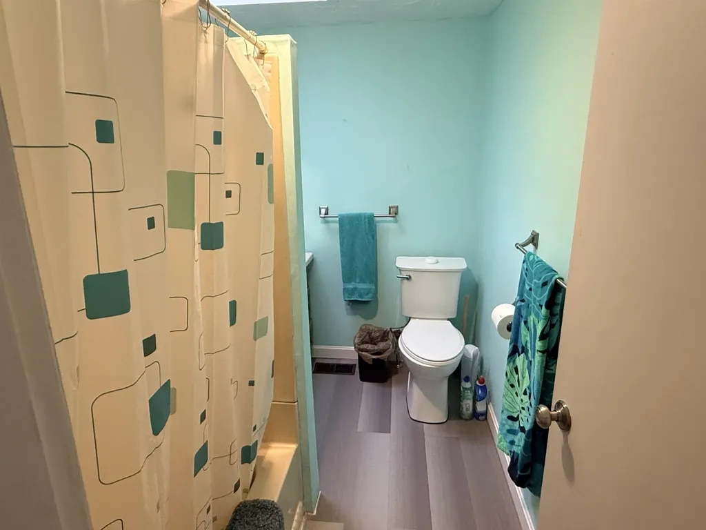 21 Arlington Street Laconia NH 03246