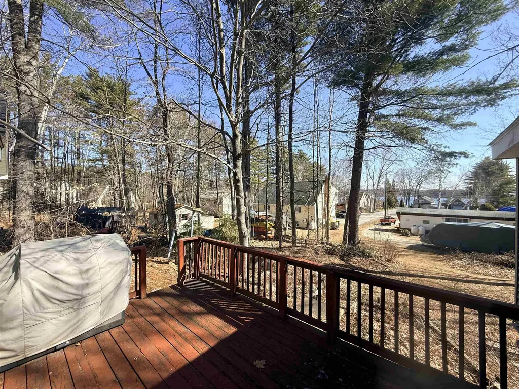 21 Arlington Street Laconia NH 03246