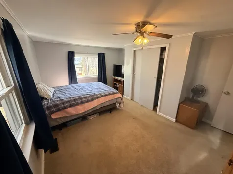 21 Arlington Street Laconia NH 03246