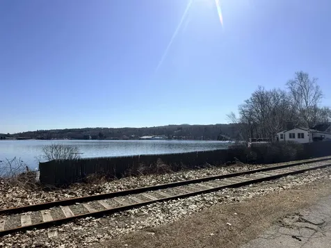 21 Arlington Street Laconia NH 03246