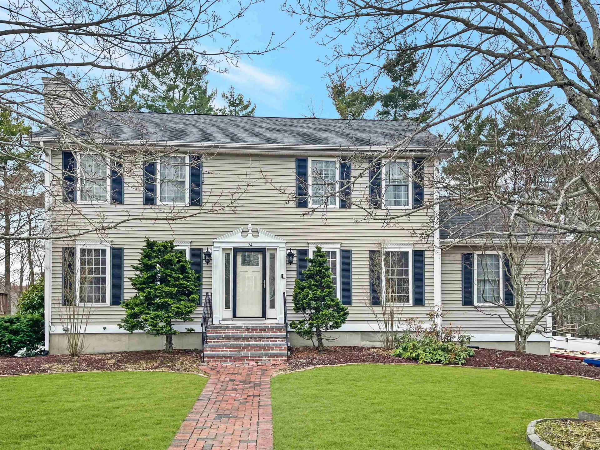 74 Rosecliff Lane Manchester NH 03109