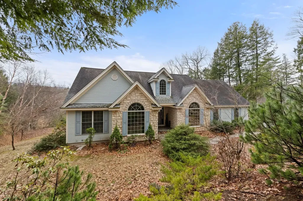 105 Pemigewasset Shores Drive Bristol NH 03222