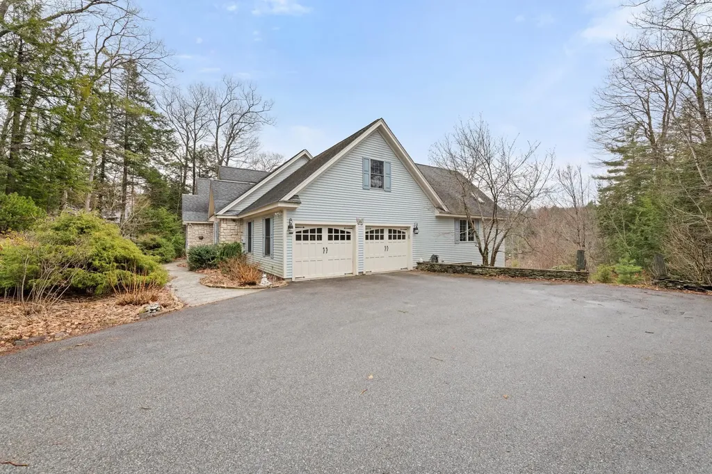105 Pemigewasset Shores Drive Bristol NH 03222
