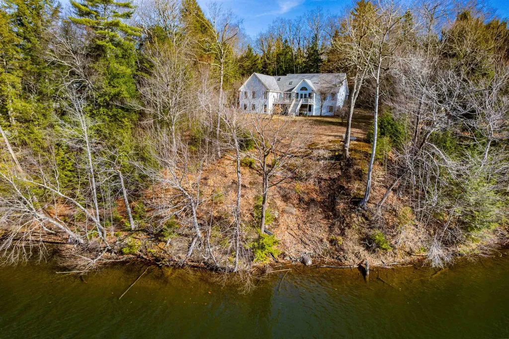 105 Pemigewasset Shores Drive Bristol NH 03222