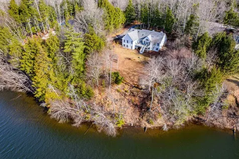 105 Pemigewasset Shores Drive Bristol NH 03222
