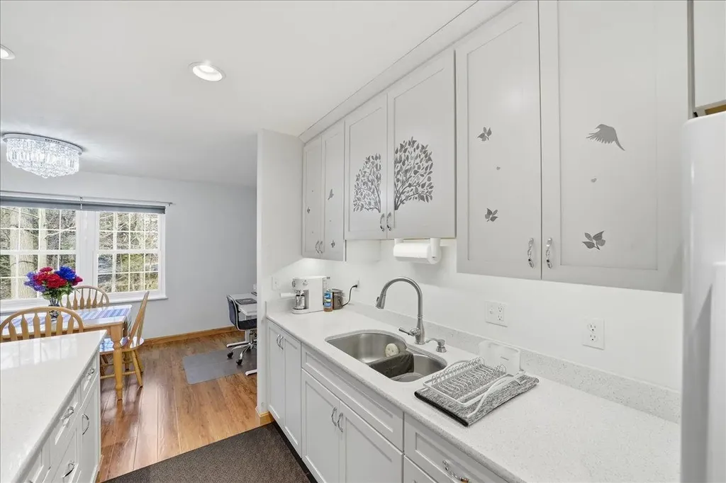 125 Kennedy Drive South Burlington VT 05403