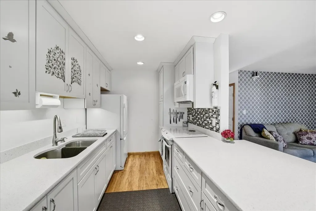 125 Kennedy Drive South Burlington VT 05403