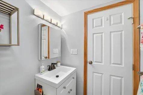 125 Kennedy Drive South Burlington VT 05403