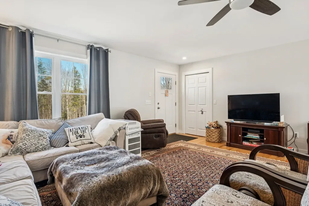 21 Caldwell Lane Sunapee NH 03782