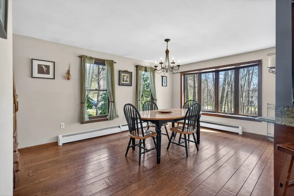 16 Berkeley Street Pelham NH 03076