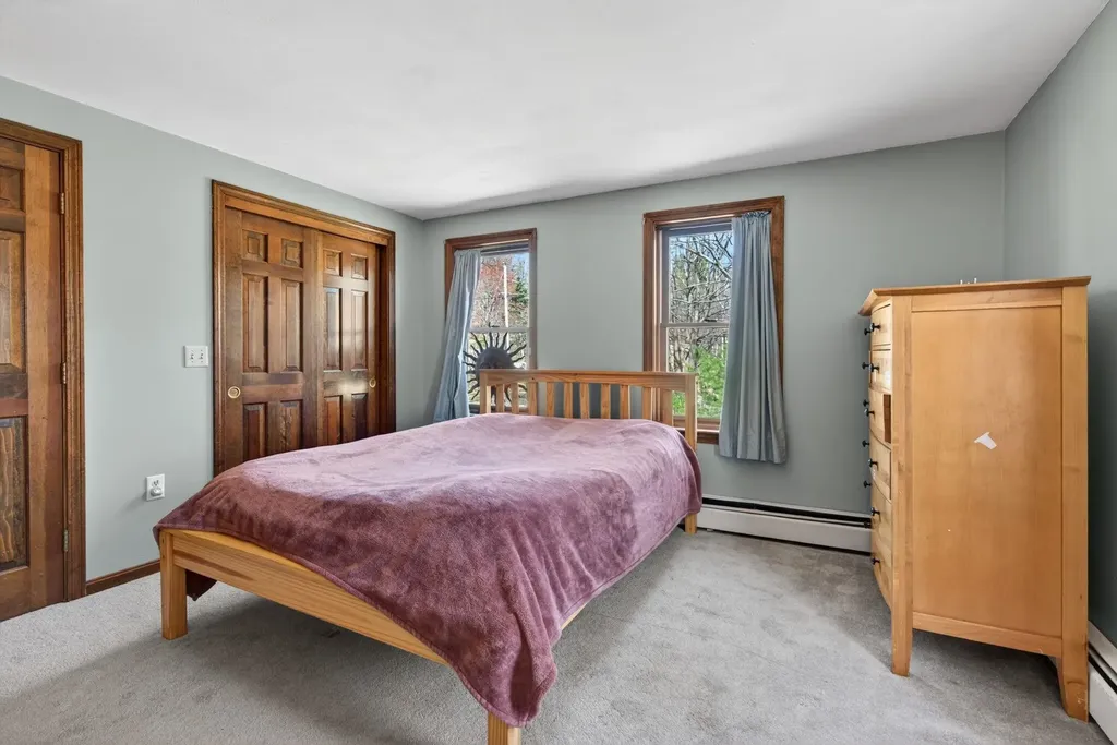 16 Berkeley Street Pelham NH 03076
