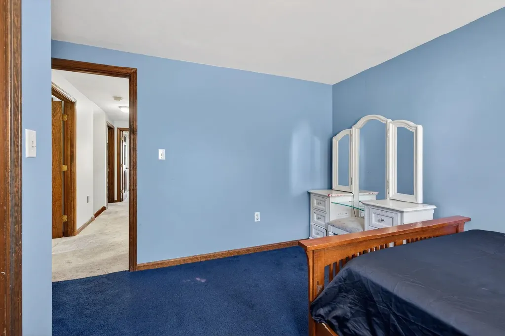 16 Berkeley Street Pelham NH 03076