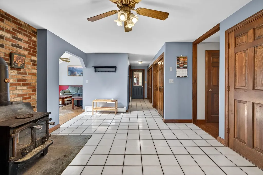 16 Berkeley Street Pelham NH 03076