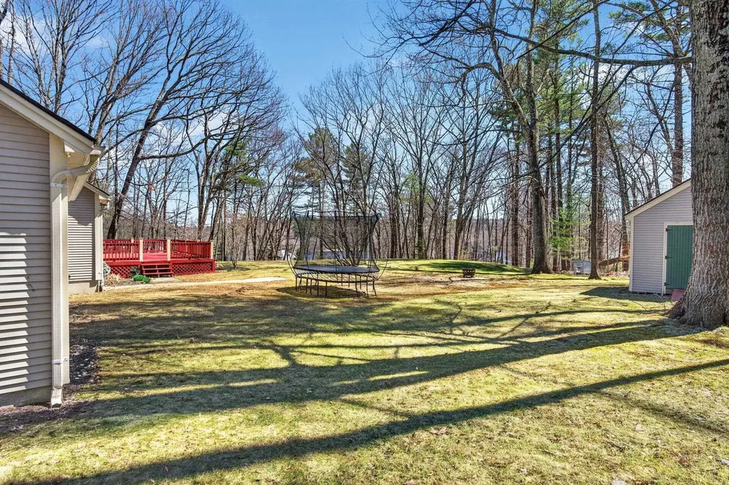 16 Berkeley Street Pelham NH 03076