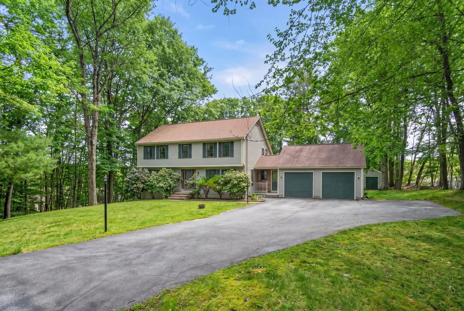 16 Berkeley Street Pelham NH 03076