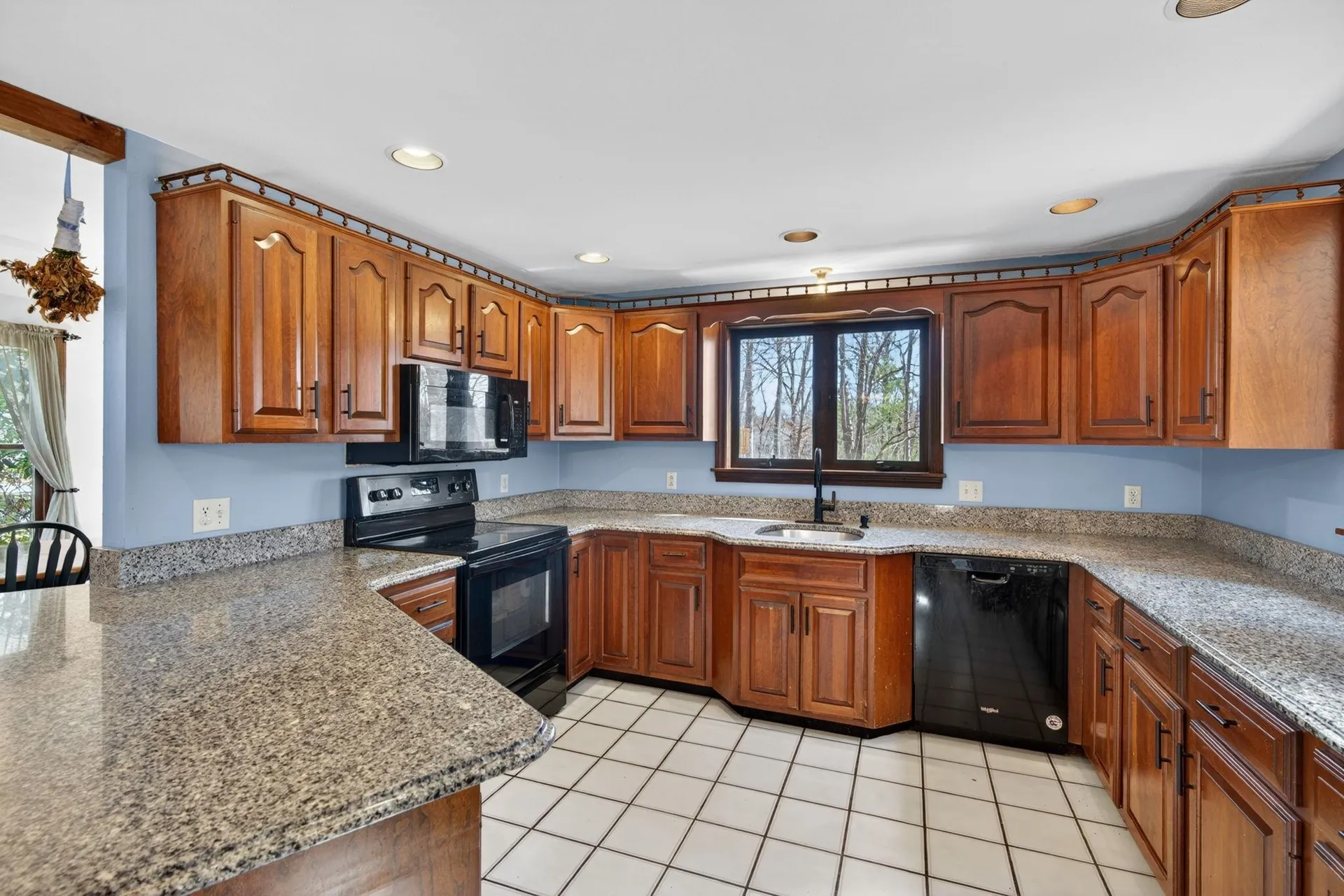 16 Berkeley Street Pelham NH 03076